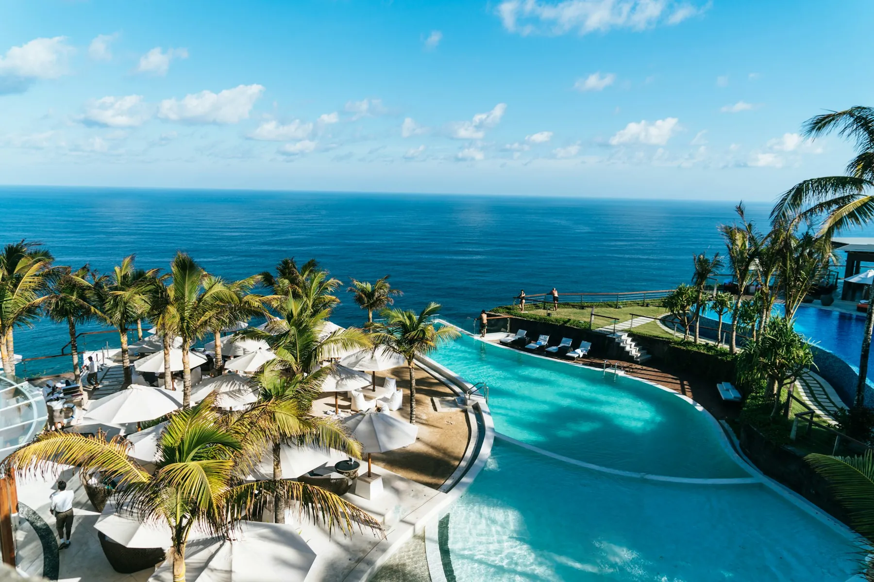 Residencial con piscina frente al mar Caribe